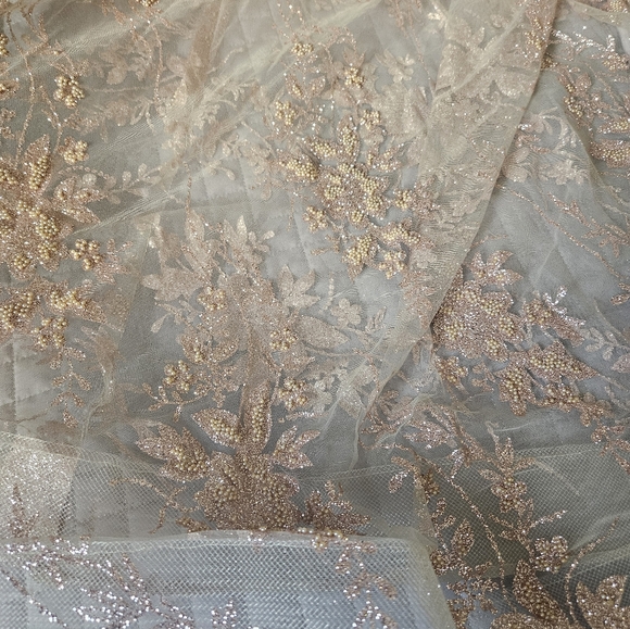 Elegant Lace Evening Gown in Rose Gold. - Picture 8 of 9